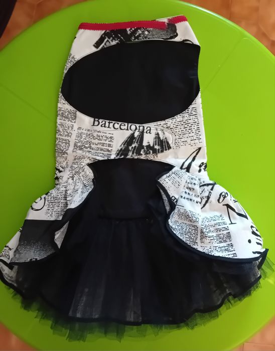 Capa de festa p/cadela XS semi nova