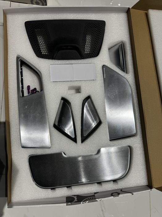 Накладки на динамики Bowers & Wilkins для BMW 7 G11 G12 (2015-2022)