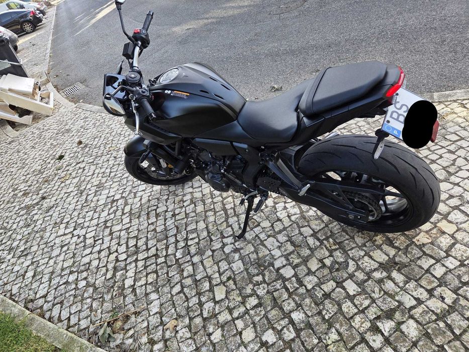 Yamaha MT-07 Tech Black MY2025 (Abril/25)