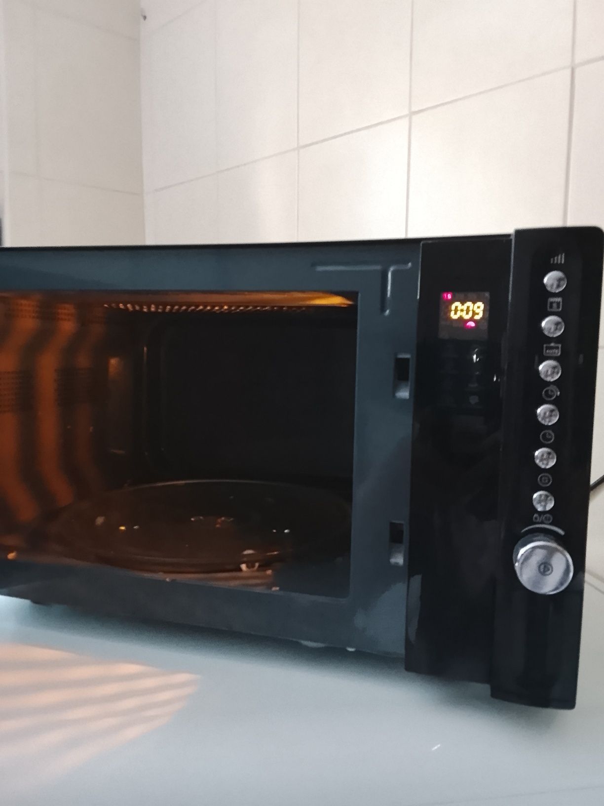 Sprzedam kuchenkę mikrofalowa
