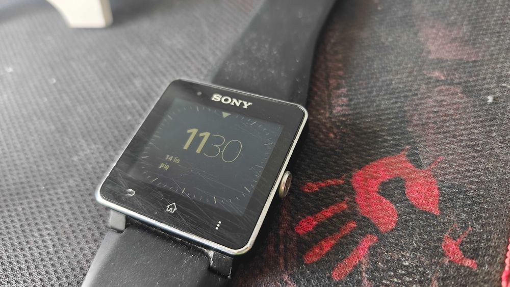 Sony Xperia XA F3111 + Smartwatch Sony