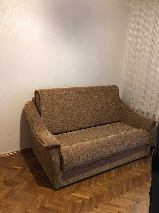 Оренда 3 к.кв.( поруч  м.Деміівська)