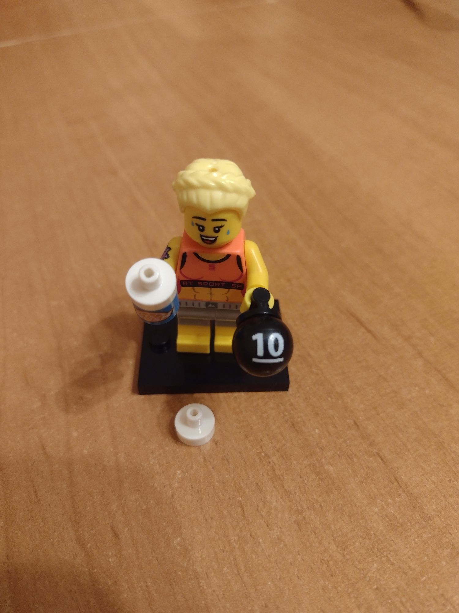 Minifigurka LEGO atletka seria 25