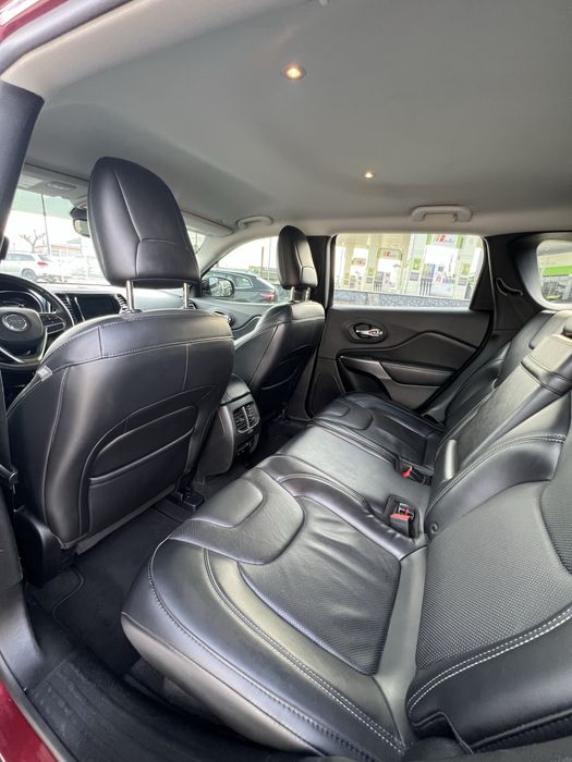 Jeep Cherokee 2019 3,2 Газ/бенз