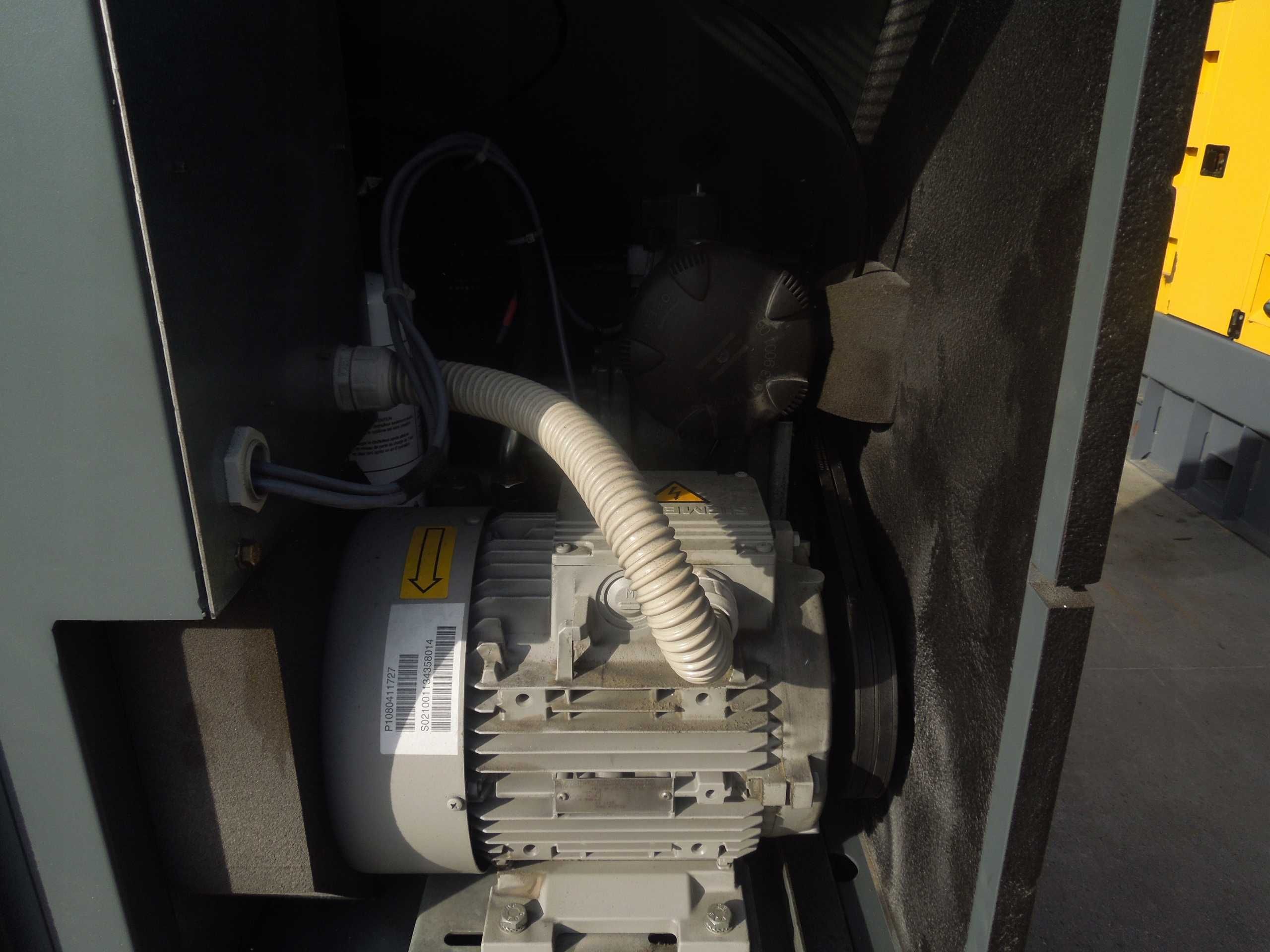 Sprężarka śrubowa ATLAS COPCO GX7FF maszyna  z osuszaczem.