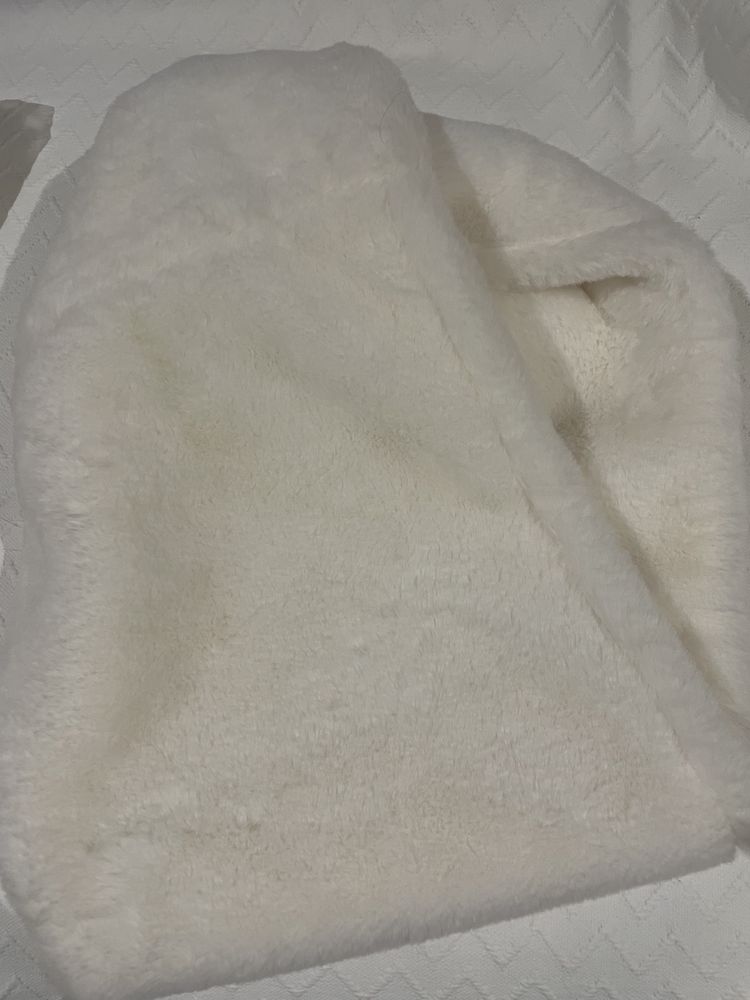 Cachecol branco novo