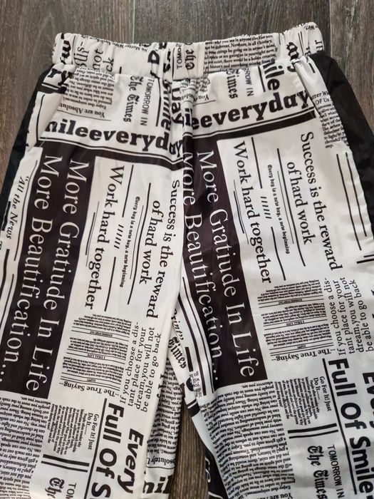 Летние штаны, спортивные штаны для девочки на 9-10 лет, газетный принт