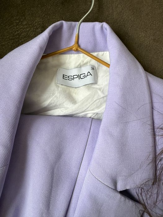 Лавандовий брючний костюм