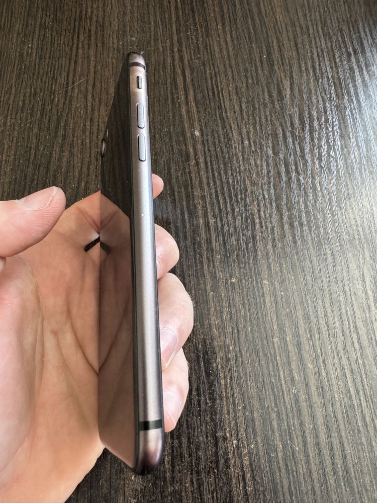 Продам iPhone 8 64Gb