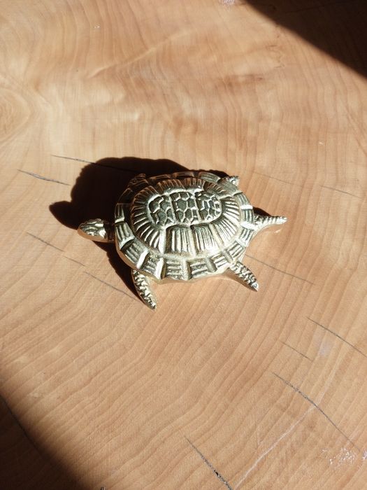 Żółw mosiężny popielniczka