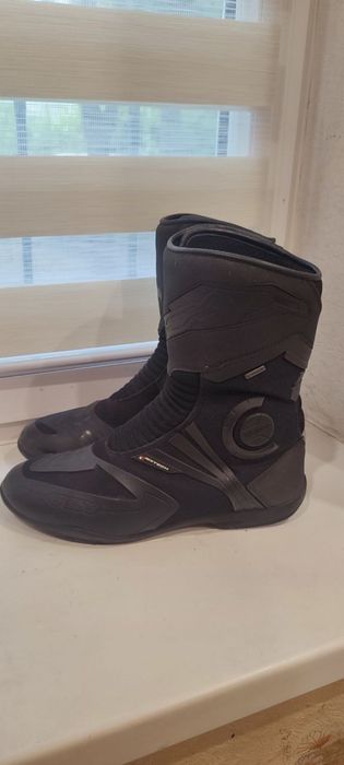 Подам мото боты на Gore tex .