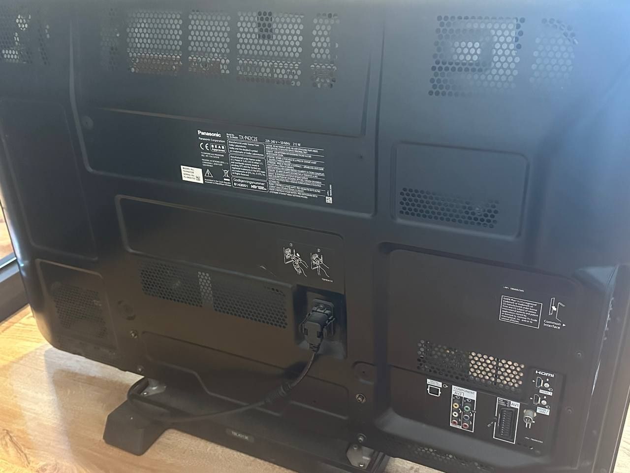 Telewizor 42" Panasonic + przystawka Google TV