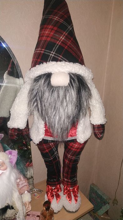 Різдвяний скандинавський гном в клітинку