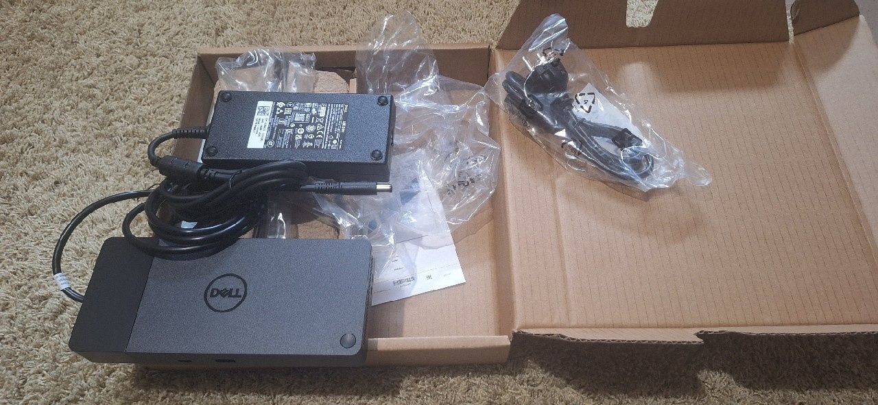 Stacja dokująca DELL WD19S z zasilaczem 180W