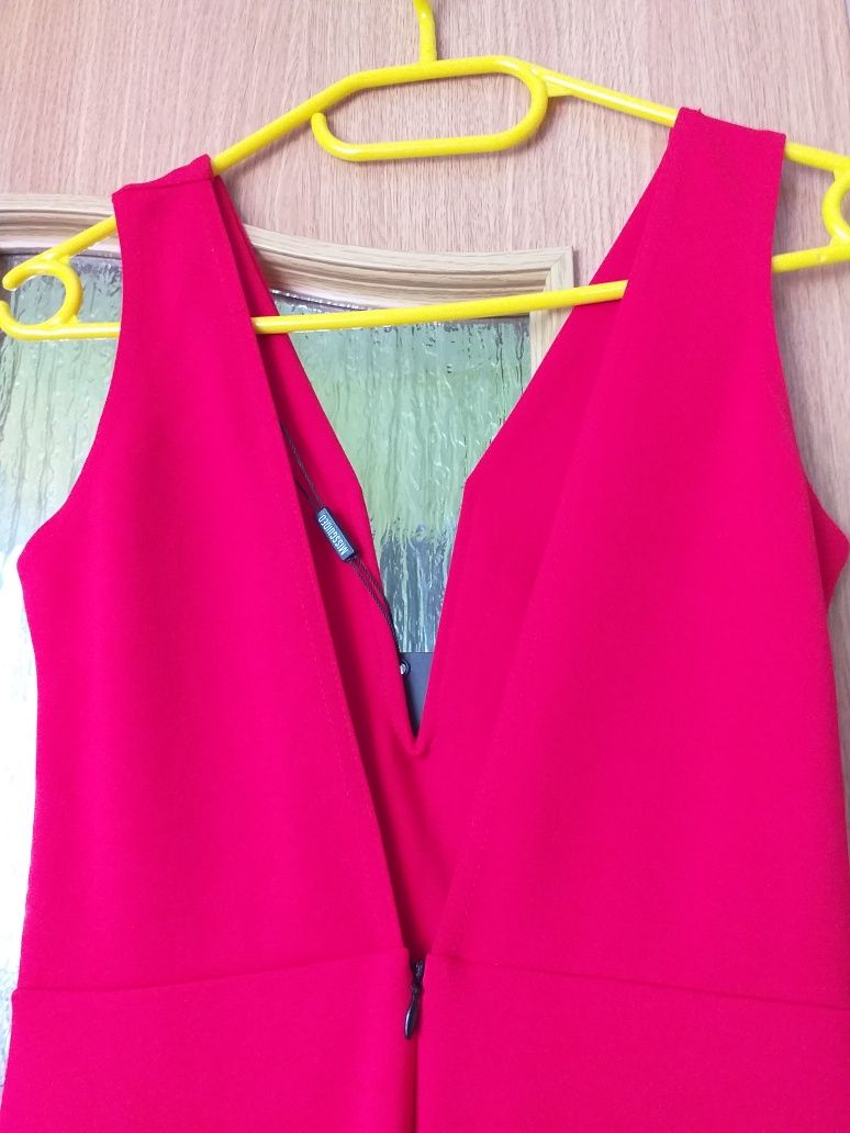 Długa czerwona sukienka z rozcięciem Missguided roz. 34 wesele ślub