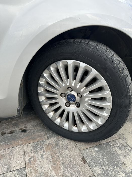 Форд фокус 2010 рік