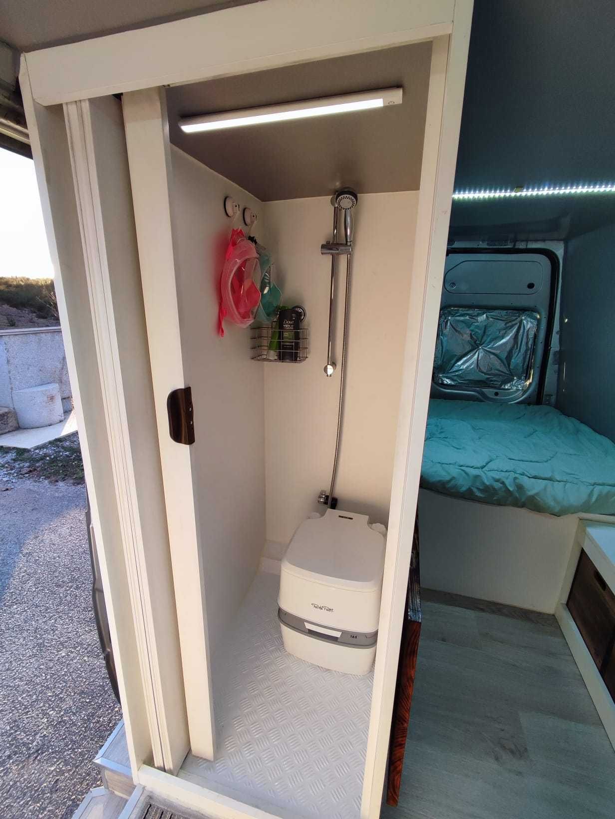 Campervan autovivenda Ford Transit legalizada (Inspeção até 11/2026)