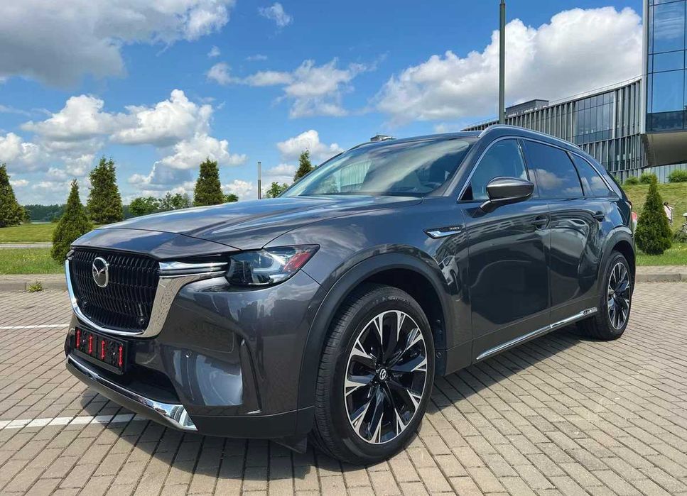 Mazda CX-90, 2023 року