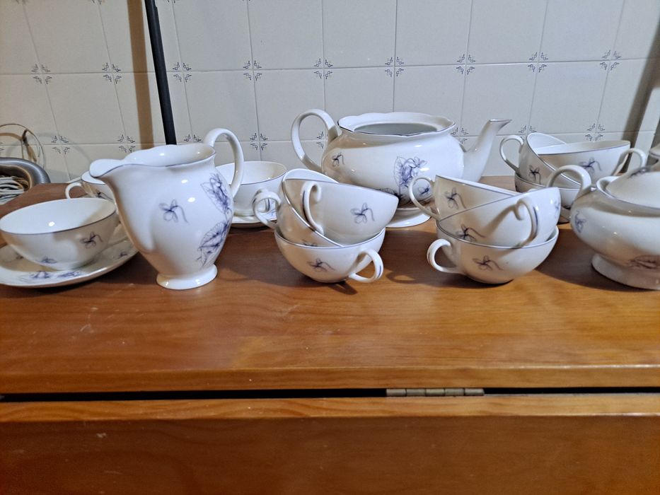 Serviço de chá em louça vintage