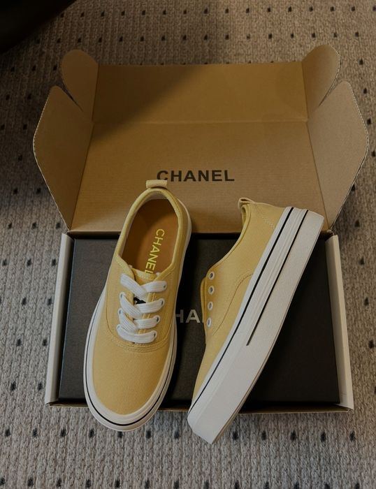 Chanel retro sneakers – wersja canvas w stylu akademickim