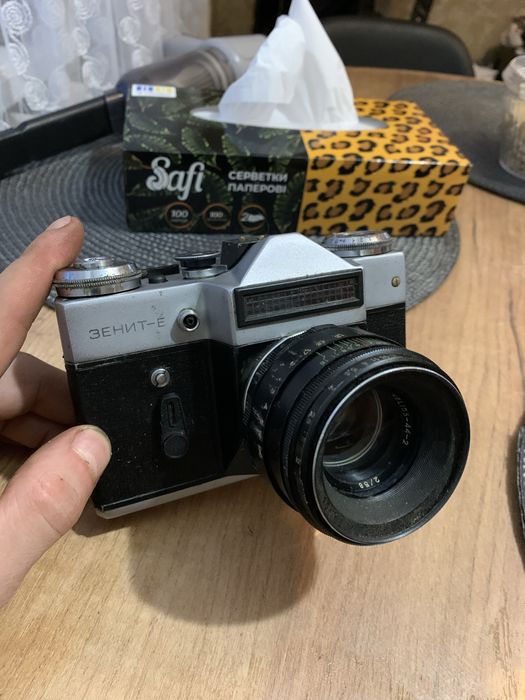 Фотоапарат Зенит-е з обєктивом