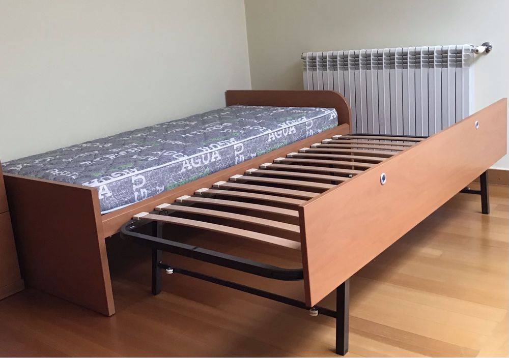 Camas  individuais / casal com colchão e estrado incluído