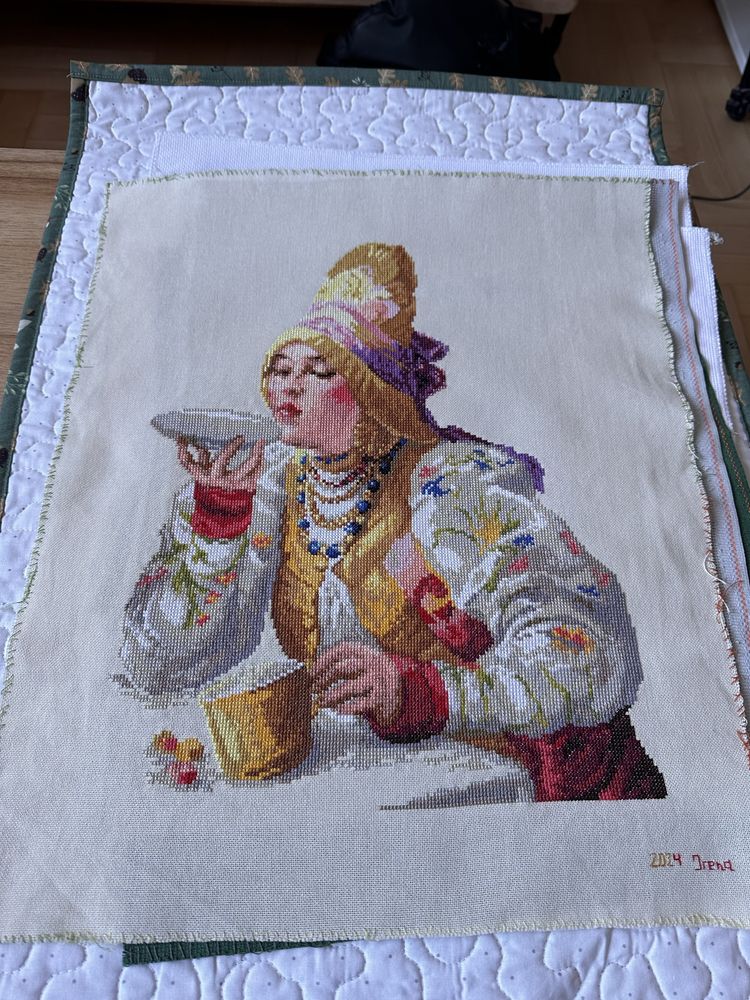 Współczesny haft krzyżykowy, „Hrabianka pije herbatę”