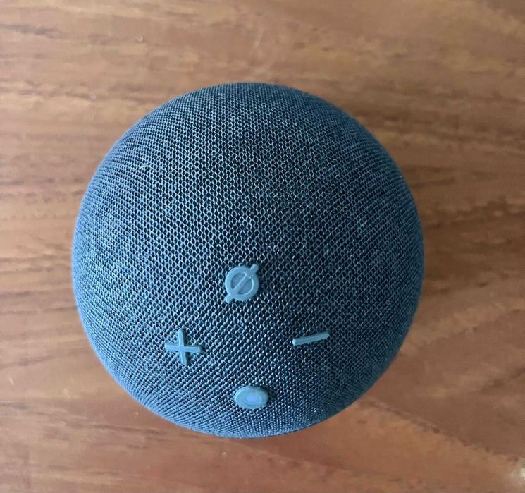 Alexa Echo Dot 4