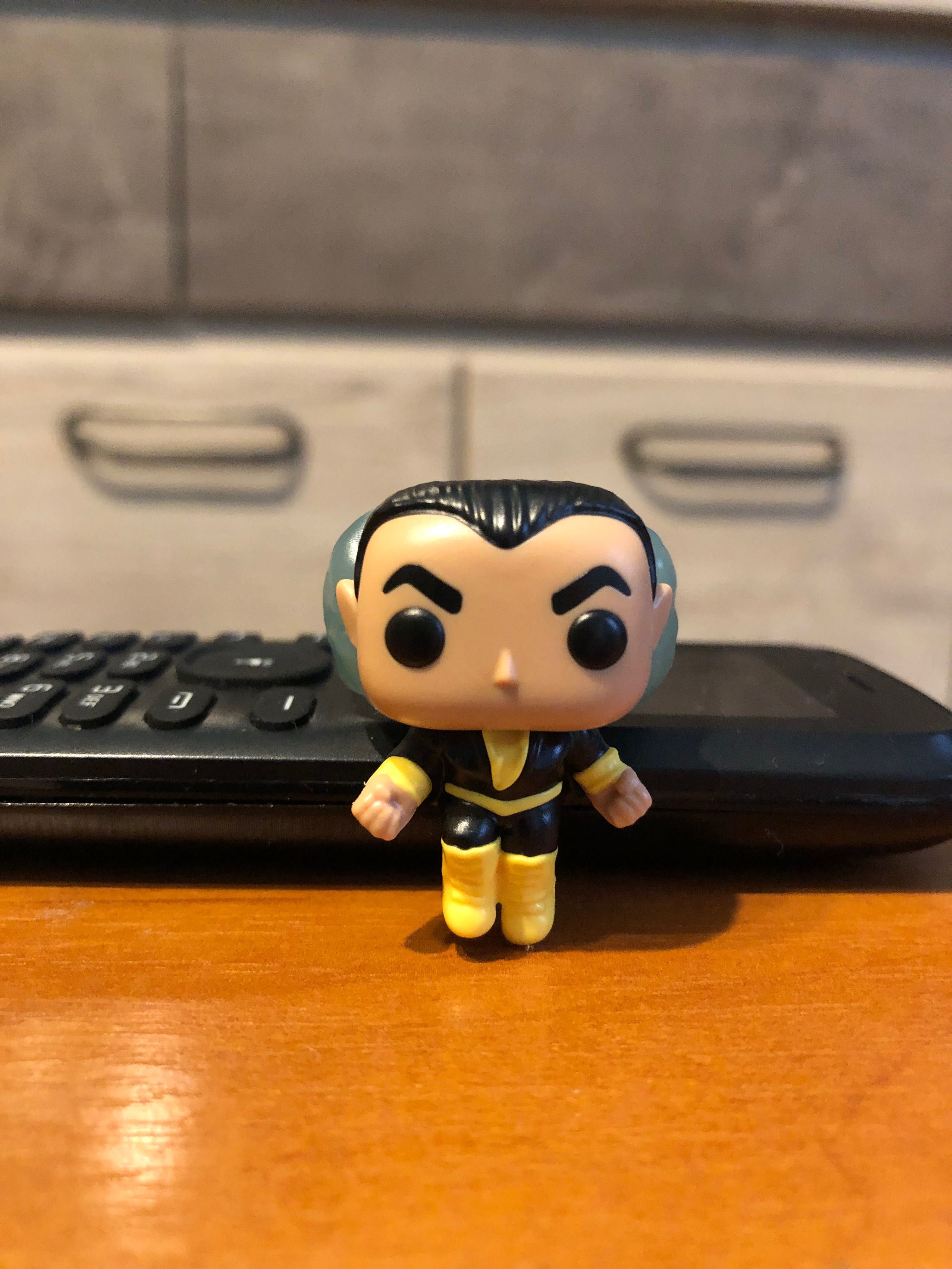 Kinder Joy: DC - Figurka Black Adam (Czarny Adam)