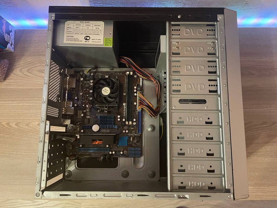 Продаю комплект (материнська плата, процесор, ОЗУ, відеокарта)