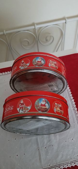 Latas motivo Natal, usadas