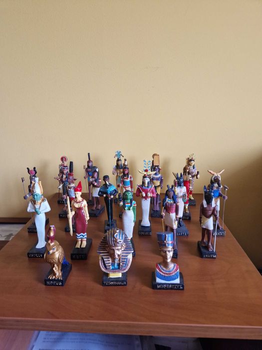 Kolekcja figurek egipskich 24 sztuki