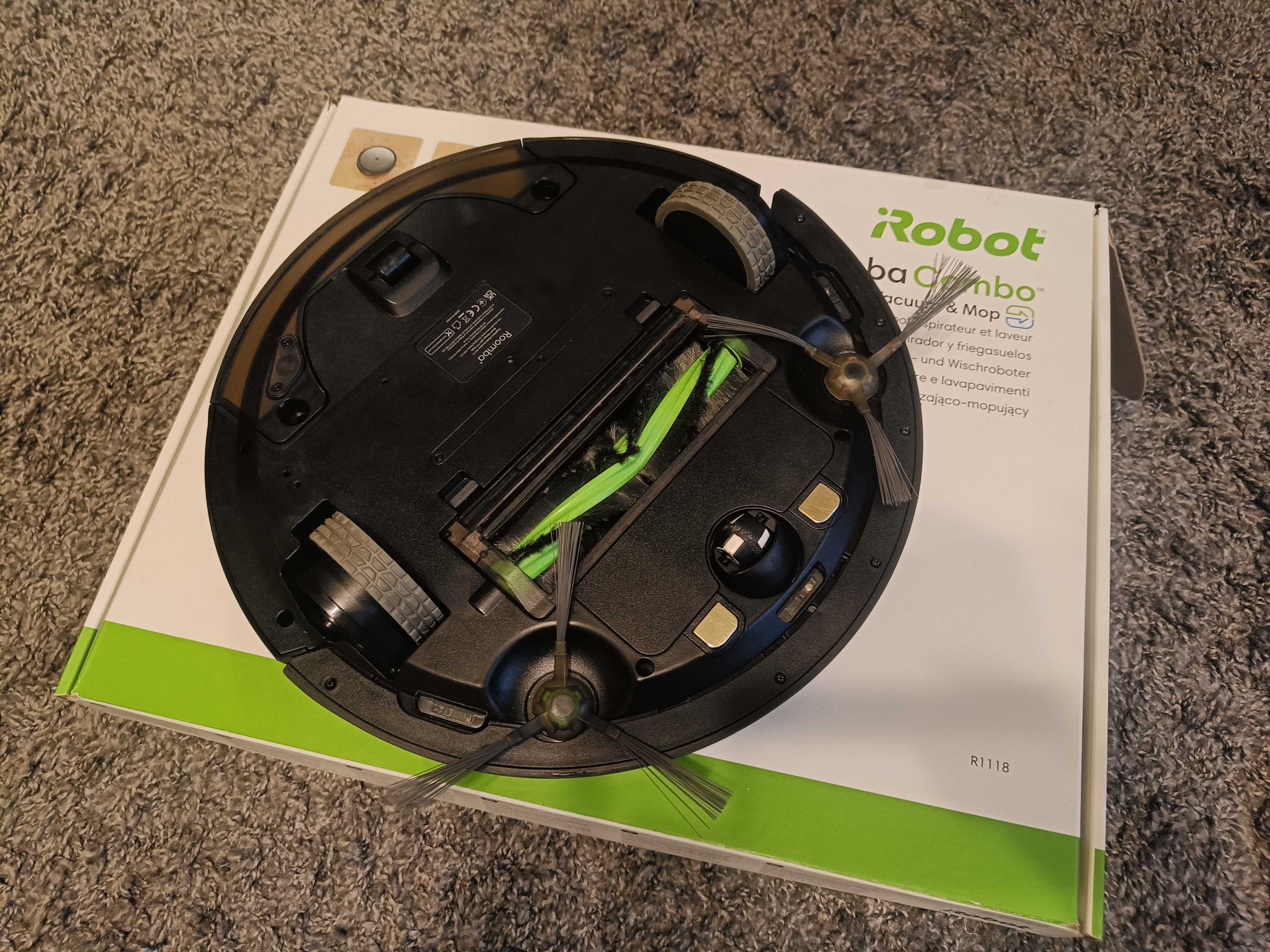 Robot Roomba Combo mopująco odkurzajacy.