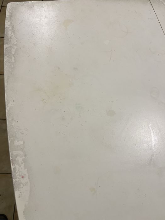 Stół kuchenny, rozkładany.