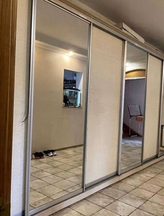 Продам 5-кімнатний будинок у центрі Дніпра з гаражем і ділянкою