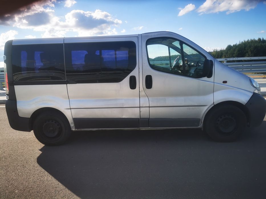 Nissan primastar 1.9 dci 9 osobowy hak niskie spalanie klimatyzacja
