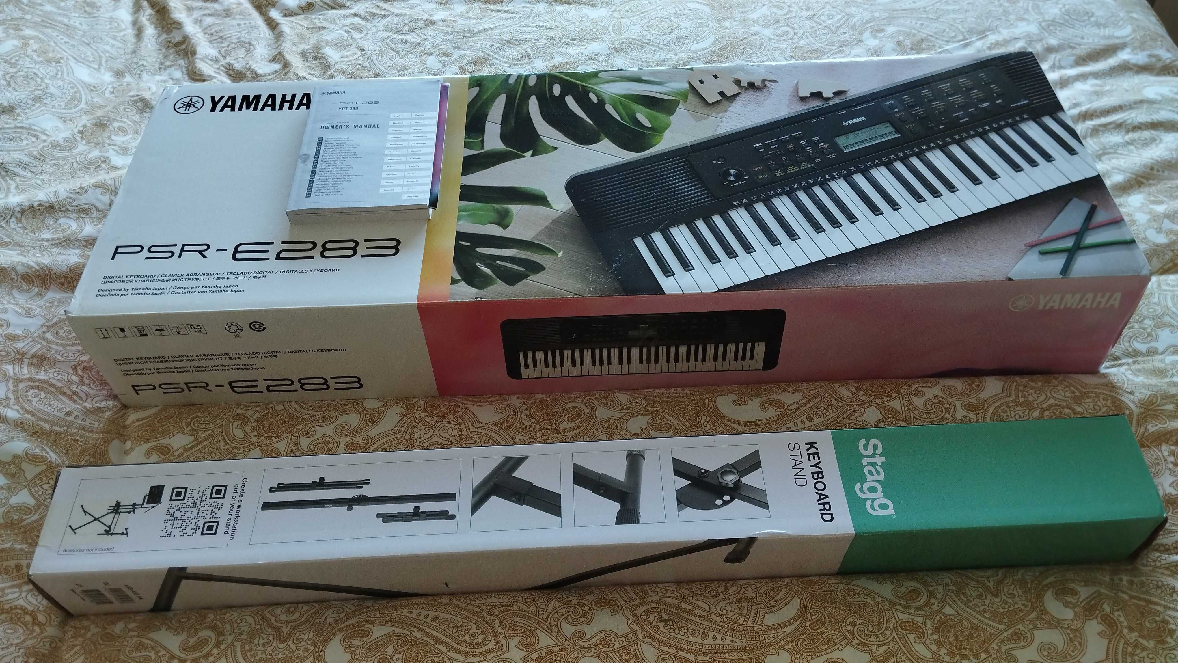 Teclado musical Yamaha + suporte como novo