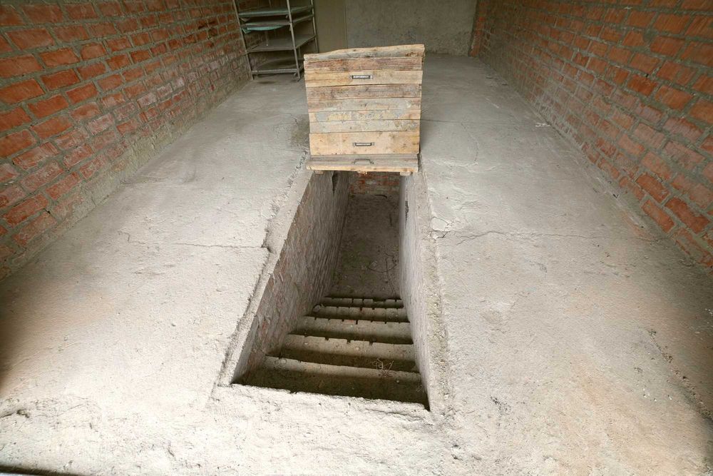 Сдам СВОЙ каменный гараж с 2-мя независимыми электровводами в Южном