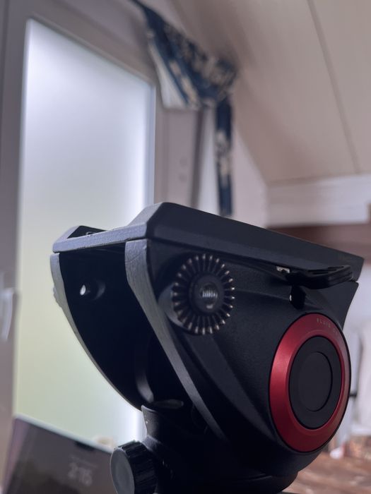 MANFROTTO MVH500AH FLUID DRAG SYSTEM HEAD + base compact advanced