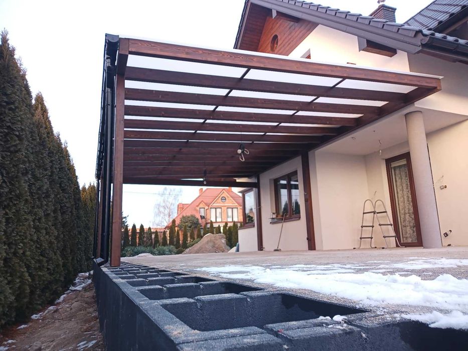 zadaszenie tarasu pergola dach taras drewniany poliwęglan 400x600