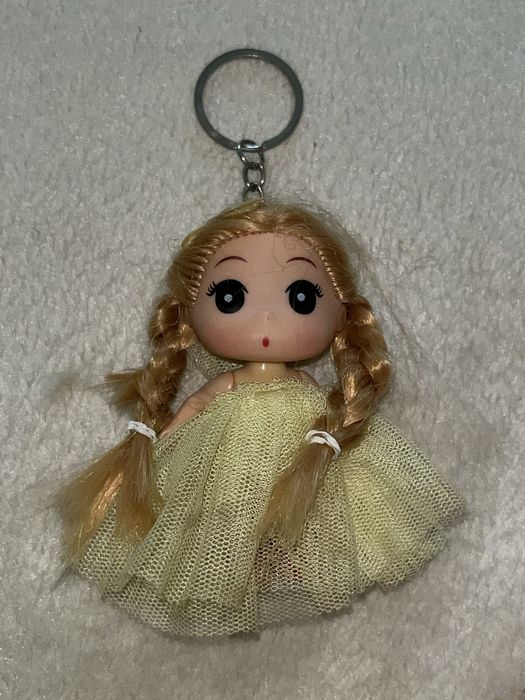 Брелок дівчинка