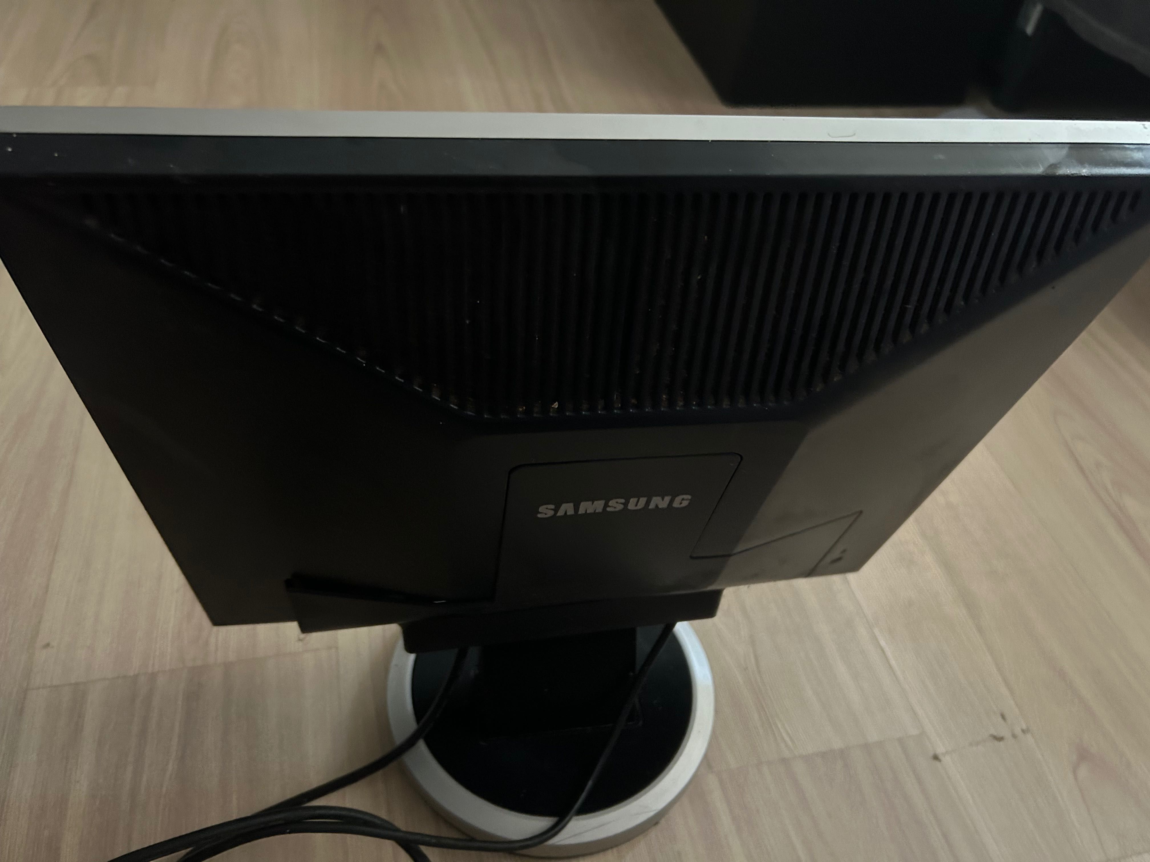 Monitor samsung /17