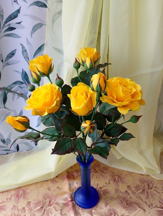 Розы из холодного фарфора. Цветы ручная работа.