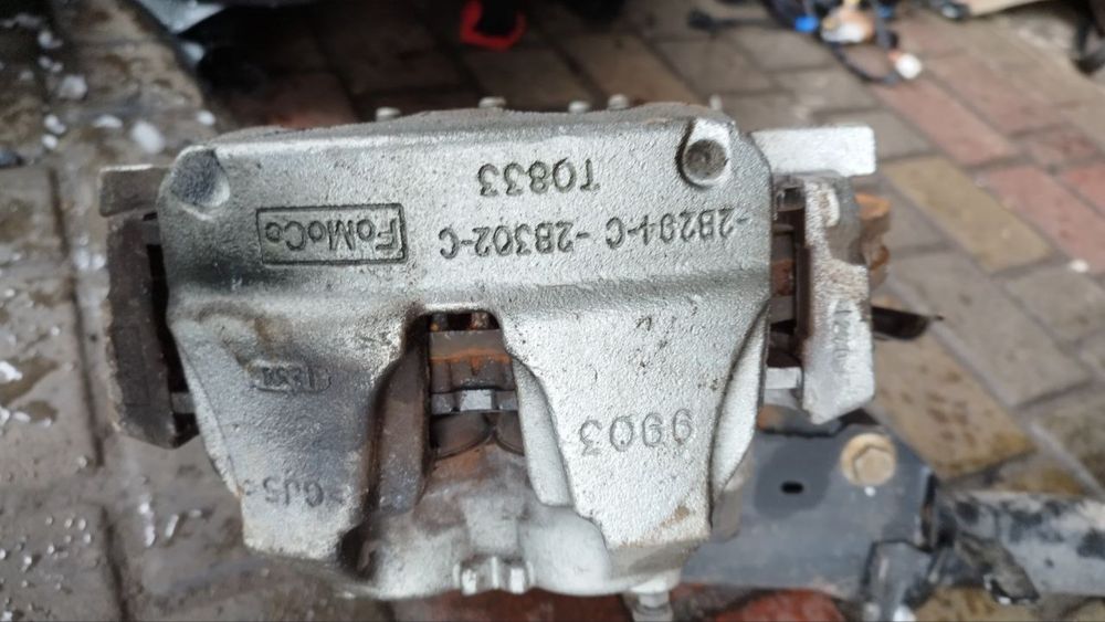 Ford Escape Kuga hybrid куга ескейп цапфа стойка