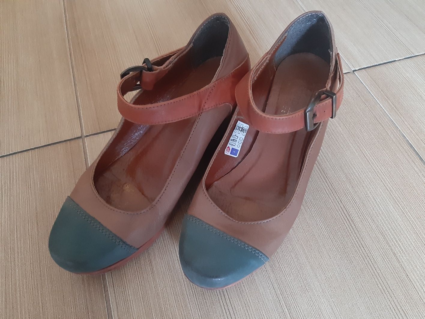 Buty skórzane Kordel roz.36 półbuty koturny