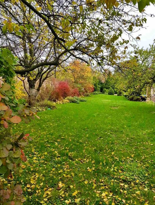 Дом 300кв. Бассейн с подогревом. Сауна, джакузи, бильярд.