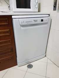 Máquina de lavar loiça Ariston Hotpoint