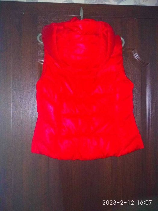 Женская жилетка размер S