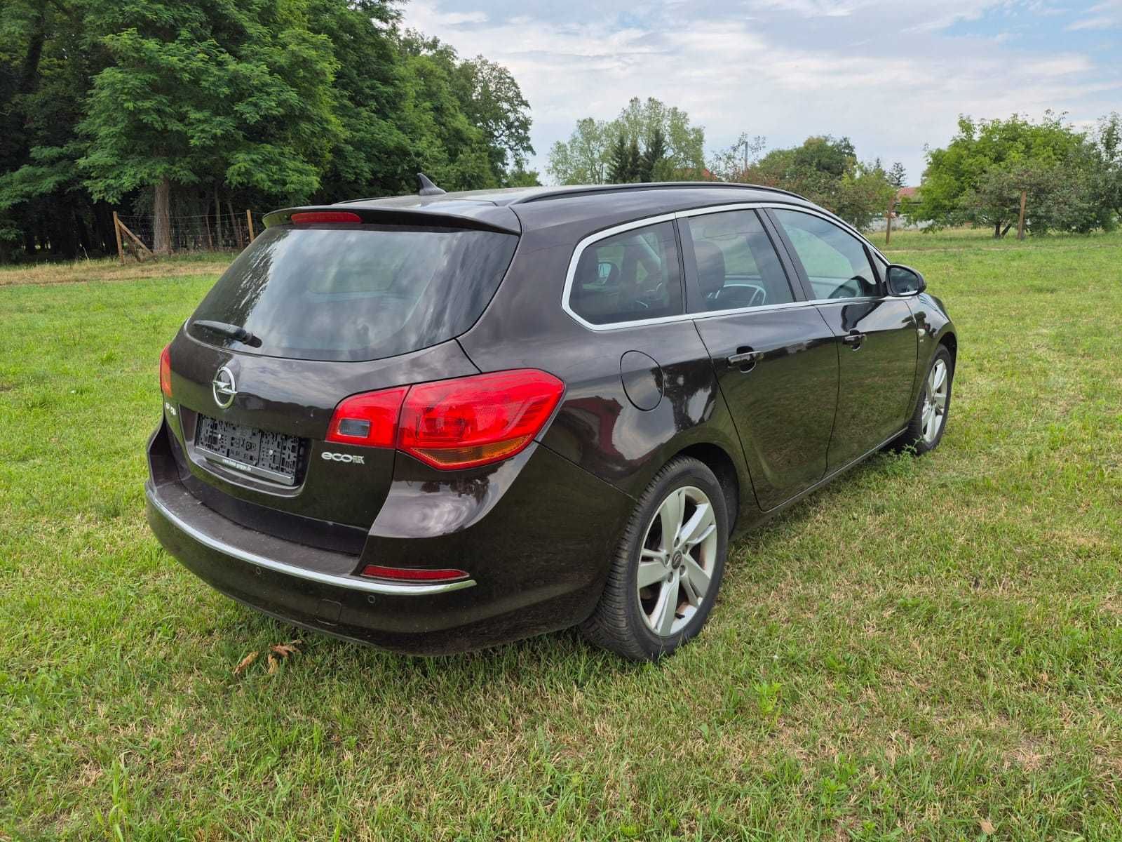 Ładny Opel Astra J, 1.7D. Klima, Navi, kamera itp.z Niemiec. 179tyś km