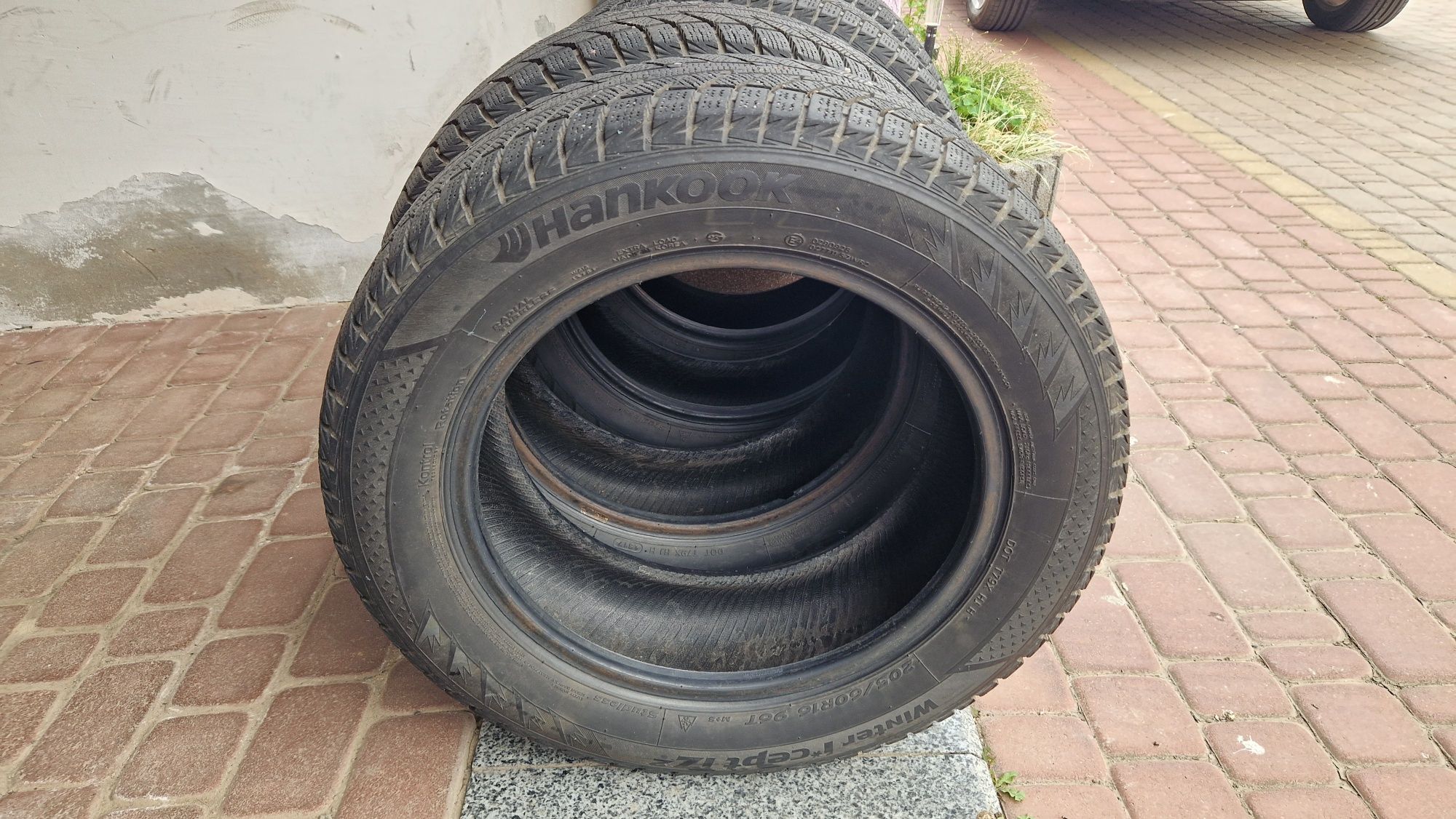 Зимня резина Hankook 205/60 R16